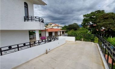 VENTA LINDISIMA CASA CAMPESTRE EN EL MEJOR CONDOMINIO DE CHINAUTA