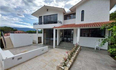 VENTA LINDISIMA CASA CAMPESTRE EN EL MEJOR CONDOMINIO DE CHINAUTA