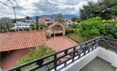 VENTA LINDISIMA CASA CAMPESTRE EN EL MEJOR CONDOMINIO DE CHINAUTA