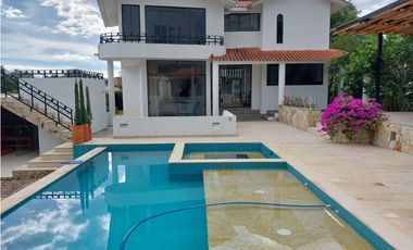 VENTA LINDISIMA CASA CAMPESTRE EN EL MEJOR CONDOMINIO DE CHINAUTA