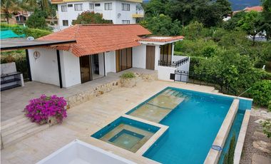 VENTA LINDISIMA CASA CAMPESTRE EN EL MEJOR CONDOMINIO DE CHINAUTA