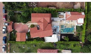 VENTA LINDISIMA CASA CAMPESTRE EN EL MEJOR CONDOMINIO DE CHINAUTA