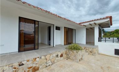 VENTA LINDISIMA CASA CAMPESTRE EN EL MEJOR CONDOMINIO DE CHINAUTA