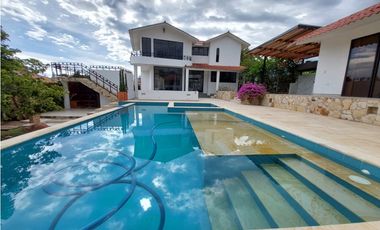 VENTA LINDISIMA CASA CAMPESTRE EN EL MEJOR CONDOMINIO DE CHINAUTA