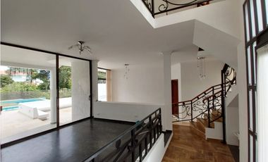 VENTA LINDISIMA CASA CAMPESTRE EN EL MEJOR CONDOMINIO DE CHINAUTA