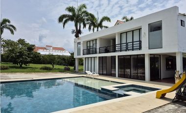 Vendo o Permuto casa campestre en el mejor condominio Chinauta