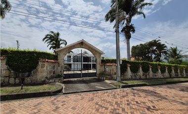 Vendo o Permuto casa campestre en el mejor condominio Chinauta