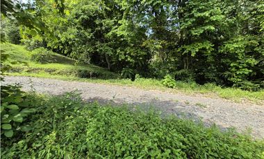 VENTA ESPECTACULAR CASA FINCA UBICADA  A 10 MINUTOS DE LA VEGA C/MARCA