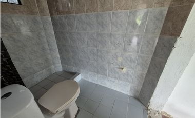 VENTA ESPECTACULAR CASA FINCA UBICADA  A 10 MINUTOS DE LA VEGA C/MARCA