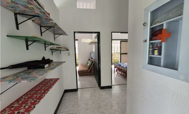 VENTA ESPECTACULAR CASA FINCA UBICADA  A 10 MINUTOS DE LA VEGA C/MARCA