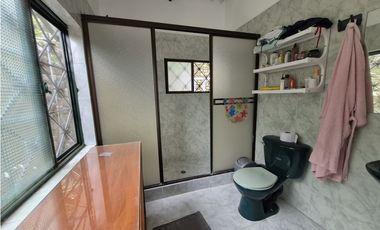 VENTA ESPECTACULAR CASA FINCA UBICADA  A 10 MINUTOS DE LA VEGA C/MARCA