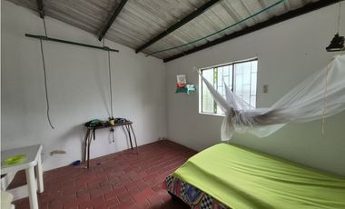 VENTA ESPECTACULAR CASA FINCA UBICADA  A 10 MINUTOS DE LA VEGA C/MARCA
