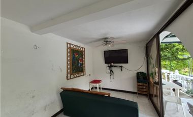 VENTA ESPECTACULAR CASA FINCA UBICADA  A 10 MINUTOS DE LA VEGA C/MARCA