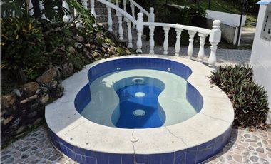 VENTA ESPECTACULAR CASA FINCA UBICADA  A 10 MINUTOS DE LA VEGA C/MARCA