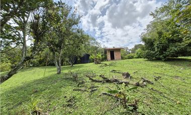VENTA ESPECTACULAR CASA FINCA UBICADA  A 10 MINUTOS DE LA VEGA C/MARCA
