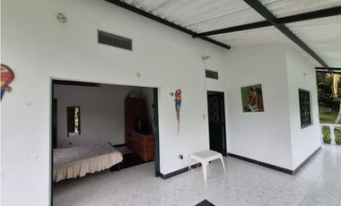VENTA ESPECTACULAR CASA FINCA UBICADA  A 10 MINUTOS DE LA VEGA C/MARCA