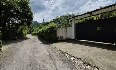 VENTA ESPECTACULAR CASA FINCA UBICADA  A 10 MINUTOS DE LA VEGA C/MARCA