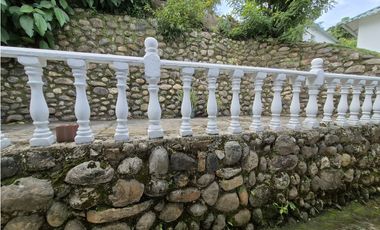 VENTA ESPECTACULAR CASA FINCA UBICADA  A 10 MINUTOS DE LA VEGA C/MARCA