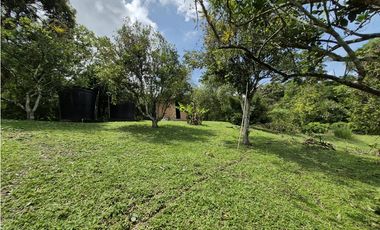 VENTA ESPECTACULAR CASA FINCA UBICADA  A 10 MINUTOS DE LA VEGA C/MARCA