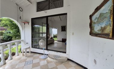 VENTA ESPECTACULAR CASA FINCA UBICADA  A 10 MINUTOS DE LA VEGA C/MARCA
