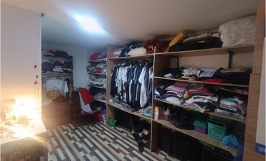 CASA CON LOTE EN COMBIA