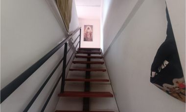 CASA CON LOTE EN COMBIA