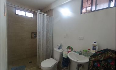 CASA CON LOTE EN COMBIA