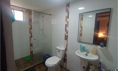 CASA CON LOTE EN COMBIA
