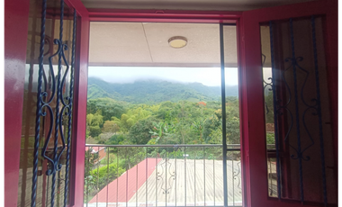 CASA CON LOTE EN COMBIA