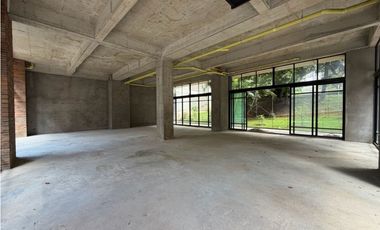 LOCAL PARA ARRIENDO EN EL POBLADO SECTO LAS LOMAS CERCA A PROVENZA