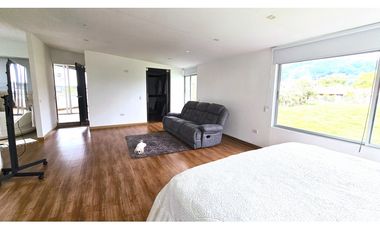 Venta de casa en La Ceja cerca al parque principal, en unidad cerrada