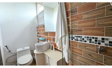 Venta de casa en La Ceja cerca al parque principal, en unidad cerrada