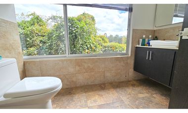 Venta de casa en La Ceja cerca al parque principal, en unidad cerrada