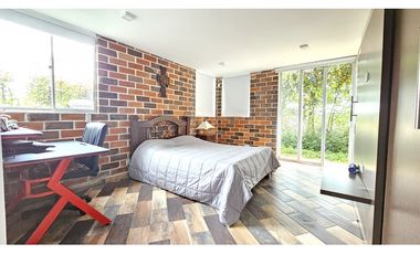 Venta de casa en La Ceja cerca al parque principal, en unidad cerrada