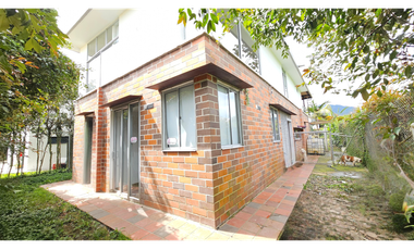 Venta de casa en La Ceja cerca al parque principal, en unidad cerrada