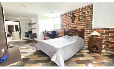 Venta de casa en La Ceja cerca al parque principal, en unidad cerrada