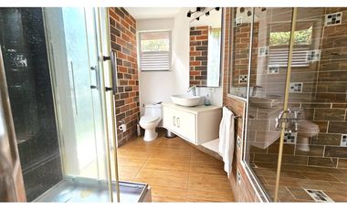 Venta de casa en La Ceja cerca al parque principal, en unidad cerrada