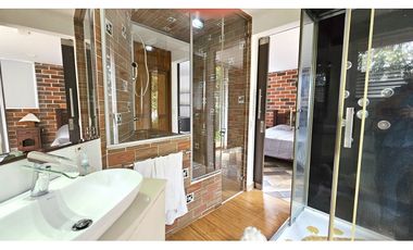 Venta de casa en La Ceja cerca al parque principal, en unidad cerrada