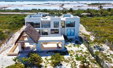 Casa Frente Al Mar En Las Hermosas Playas de San Crisanto, Yucatán