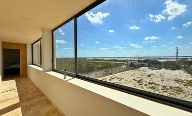 Casa Frente Al Mar En Las Hermosas Playas de San Crisanto, Yucatán