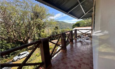 OPORTUNIDAD! Se vende Casa en Altos del Maria