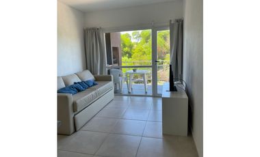 Departamento en edificio frente al mar. Cochera, Piscina. Ascensor