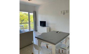 Departamento en edificio frente al mar. Cochera, Piscina. Ascensor