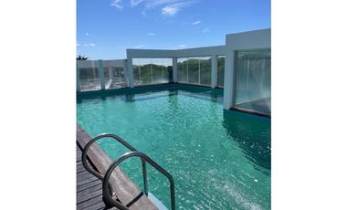 Departamento en edificio frente al mar. Cochera, Piscina. Ascensor
