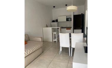 Departamento 1 dorm Edificio frente al mar. Piscina. Cochera. Parrilla