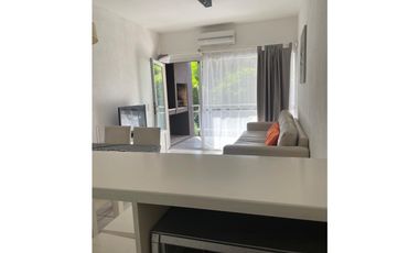 Departamento 1 dorm Edificio frente al mar. Piscina. Cochera. Parrilla