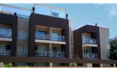 Departamento 1 dorm Edificio frente al mar. Piscina. Cochera. Parrilla
