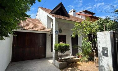 Venta Monte Grande Chalet + Casa  ideal 2 familias o posibilidad de unificar