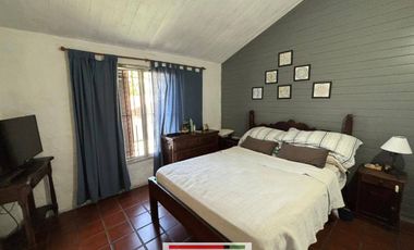 Venta Monte Grande Chalet + Casa  ideal 2 familias o posibilidad de unificar