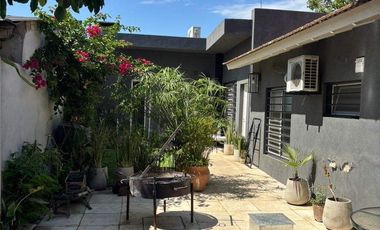 Venta Monte Grande Chalet + Casa  ideal 2 familias o posibilidad de unificar